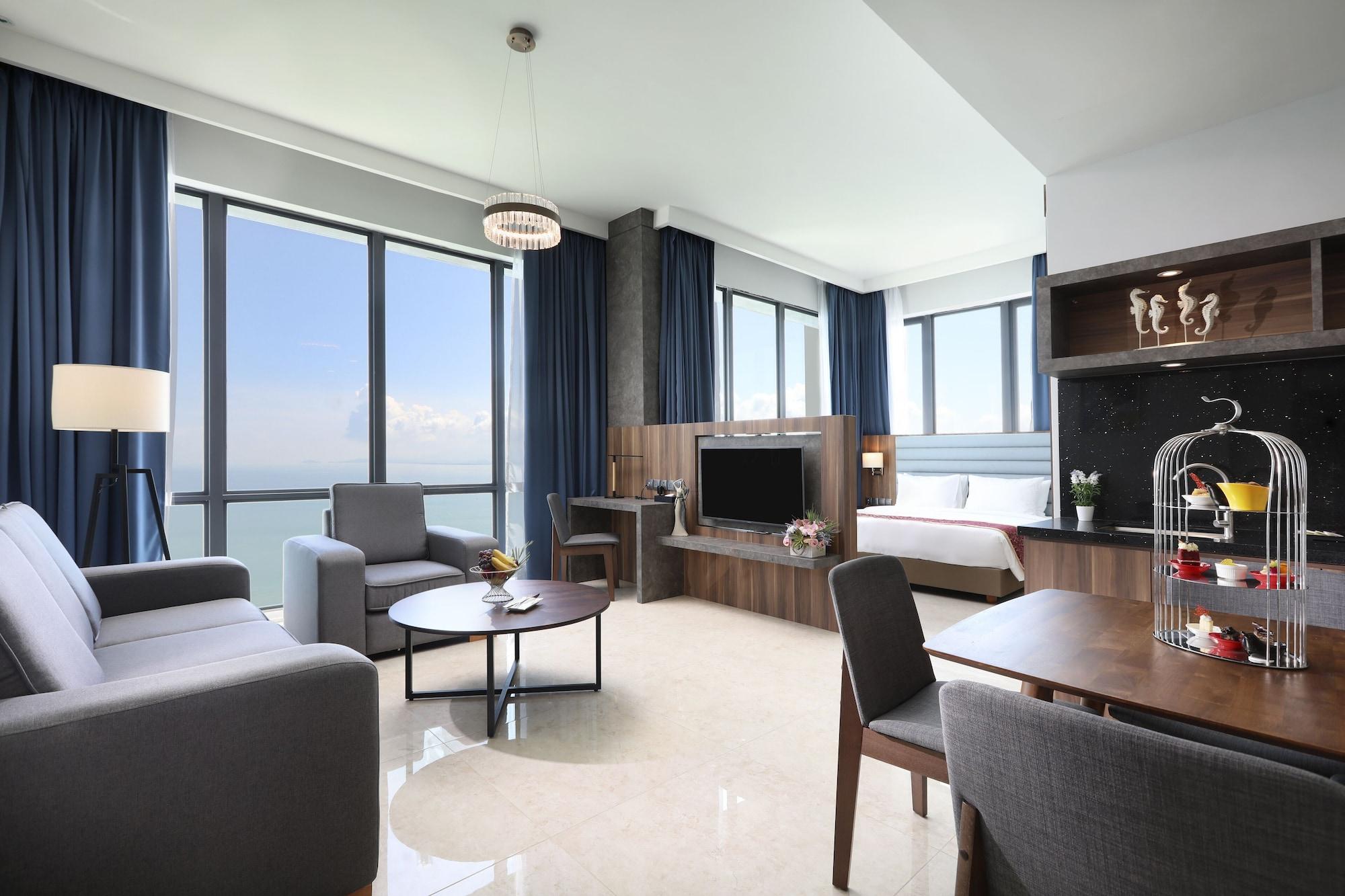 Hompton Hotel By The Beach George Town Exteriör bild