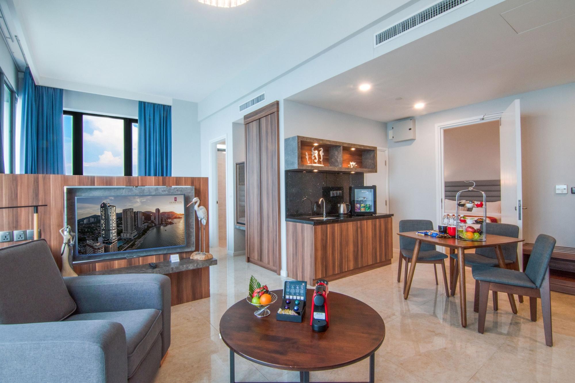 Hompton Hotel By The Beach George Town Exteriör bild
