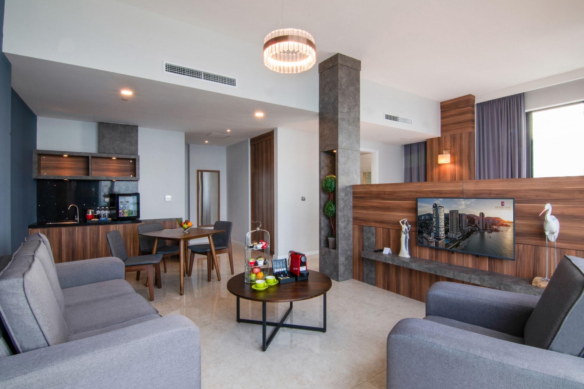 Hompton Hotel By The Beach George Town Exteriör bild