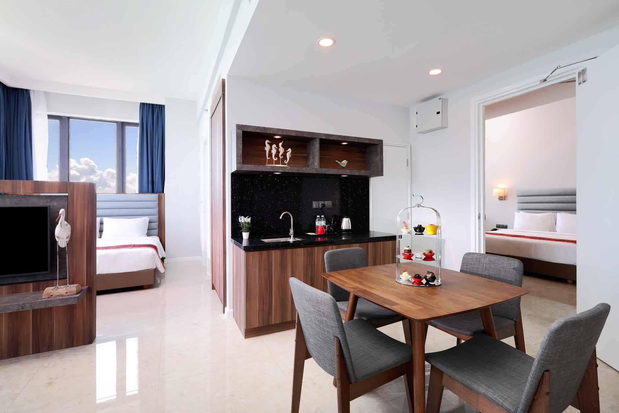 Hompton Hotel By The Beach George Town Exteriör bild