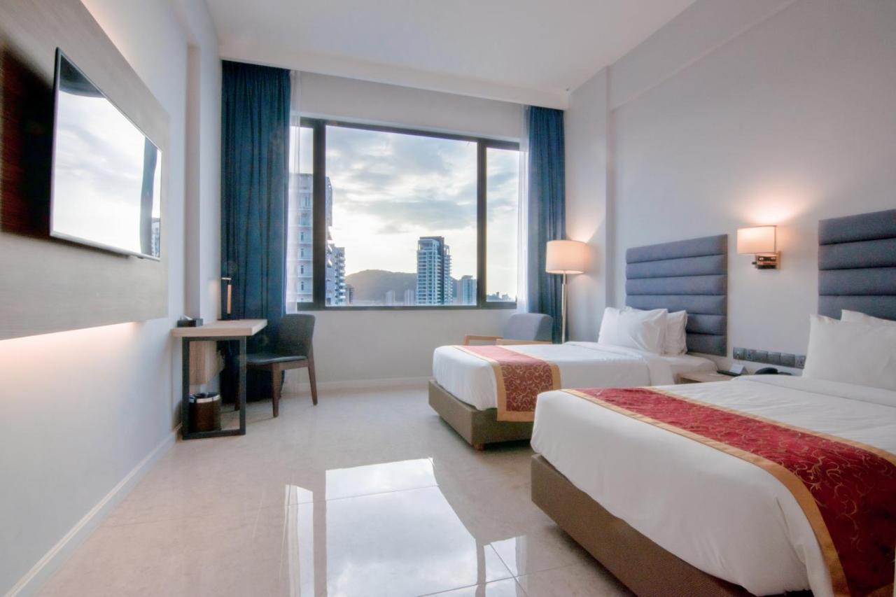 Hompton Hotel By The Beach George Town Exteriör bild