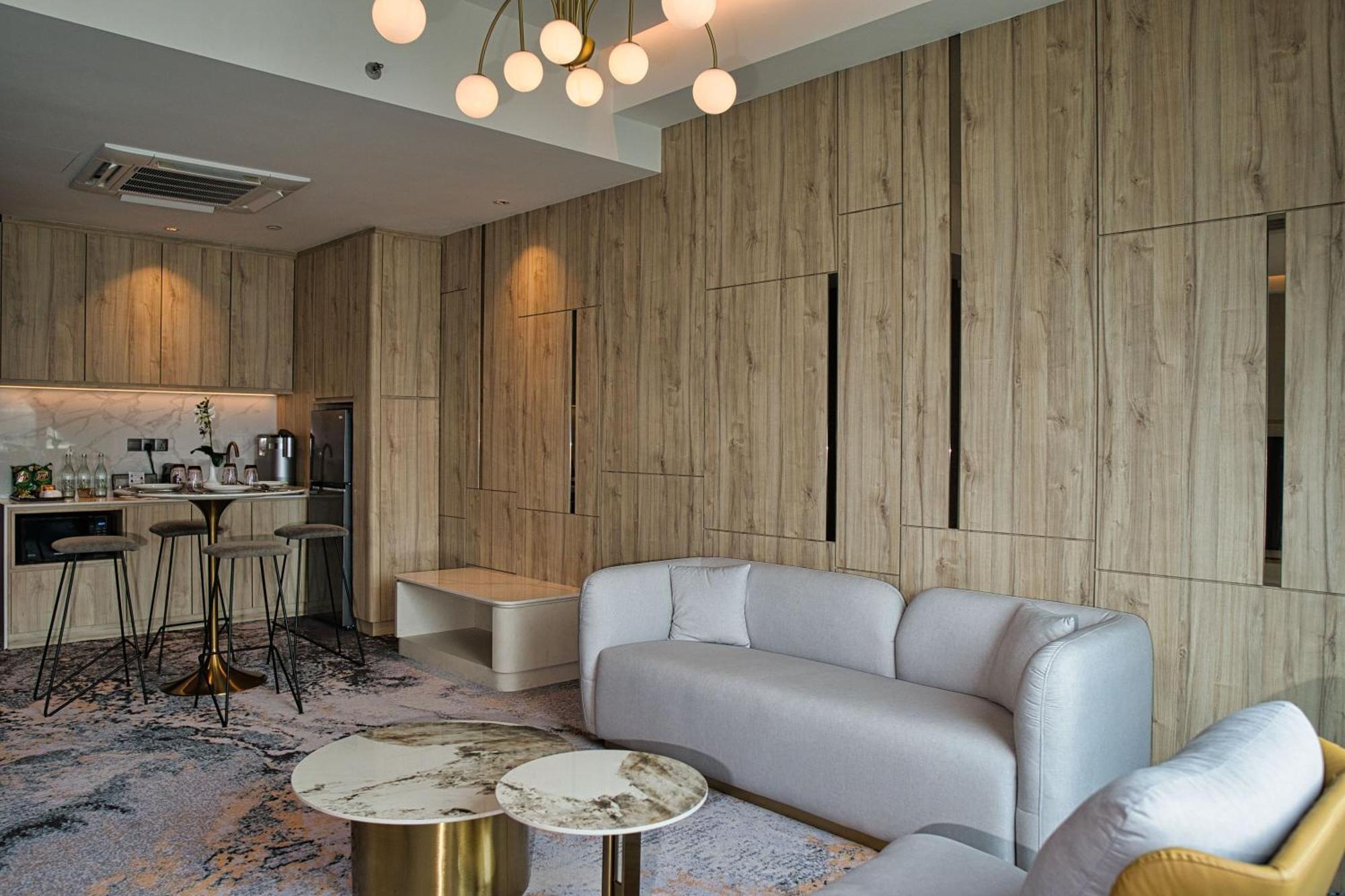 Hompton Hotel By The Beach George Town Exteriör bild